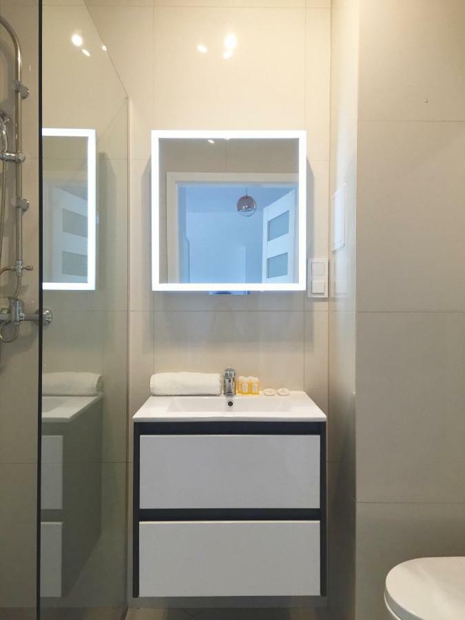 Apartamenty Metro Slodowiec, Free Parking Zeromskiego 1 Cmkp- 5 Min Warsaw Exterior photo