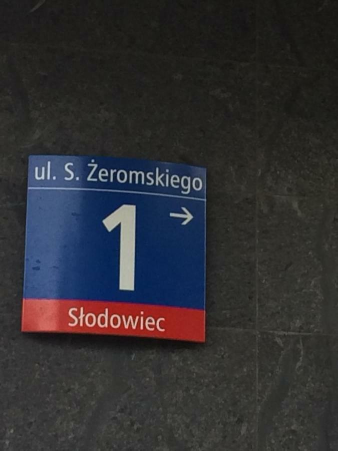 Apartamenty Metro Slodowiec, Free Parking Zeromskiego 1 Cmkp- 5 Min Warsaw Exterior photo