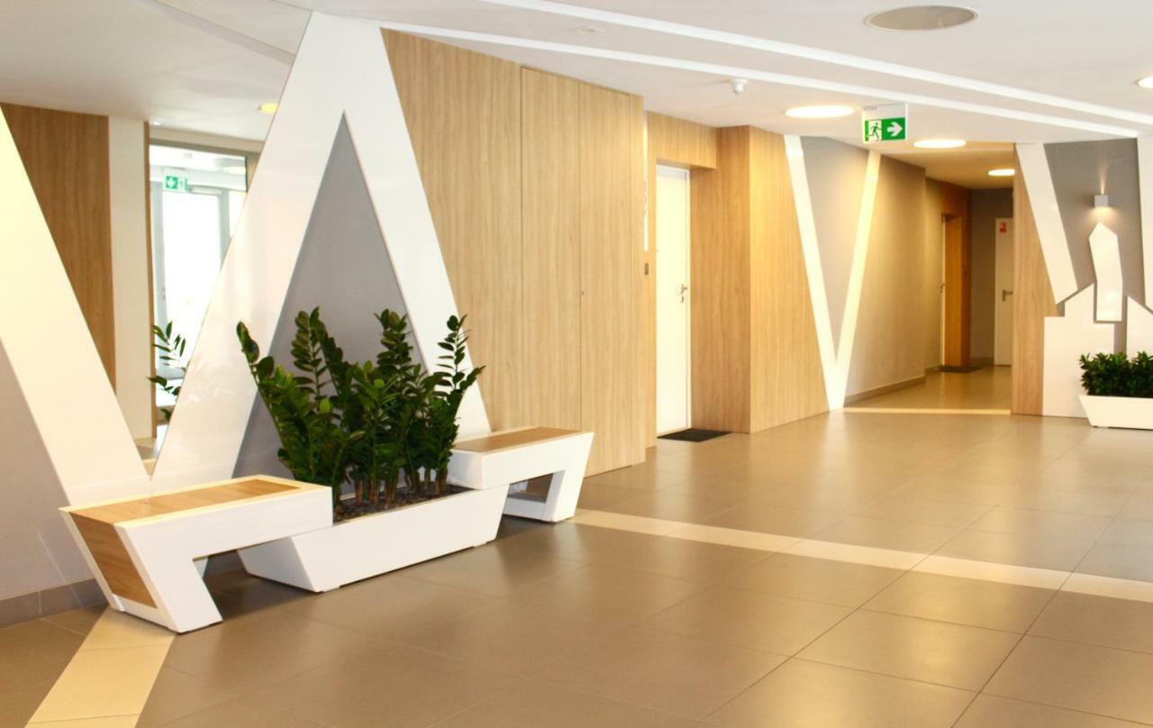 Apartamenty Metro Slodowiec, Free Parking Zeromskiego 1 Cmkp- 5 Min Warsaw Exterior photo