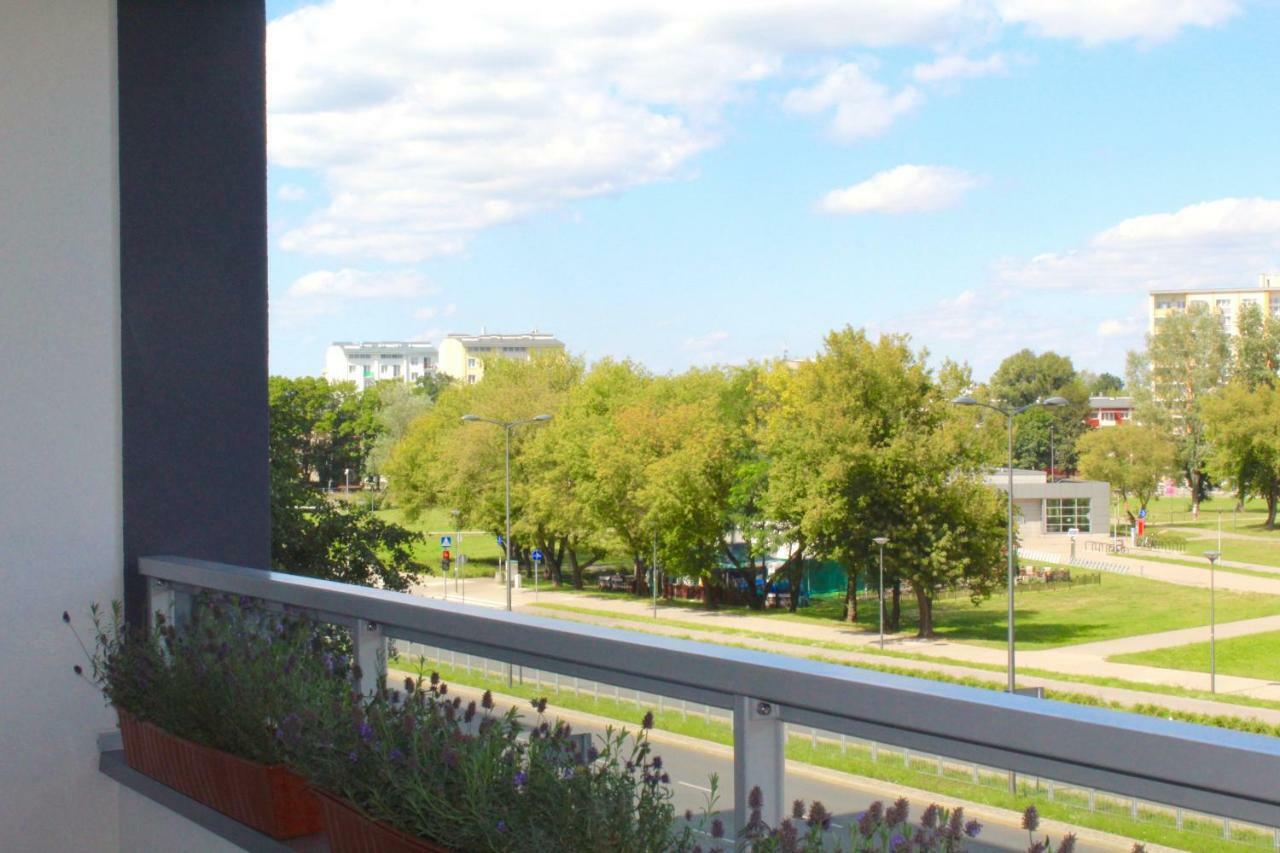Apartamenty Metro Slodowiec, Free Parking Zeromskiego 1 Cmkp- 5 Min Warsaw Exterior photo