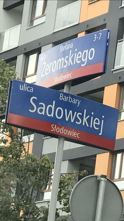 Apartamenty Metro Slodowiec, Free Parking Zeromskiego 1 Cmkp- 5 Min Warsaw Exterior photo