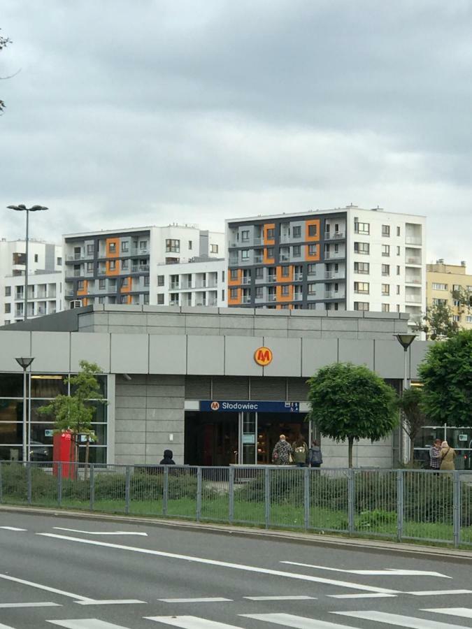 Apartamenty Metro Slodowiec, Free Parking Zeromskiego 1 Cmkp- 5 Min Warsaw Exterior photo