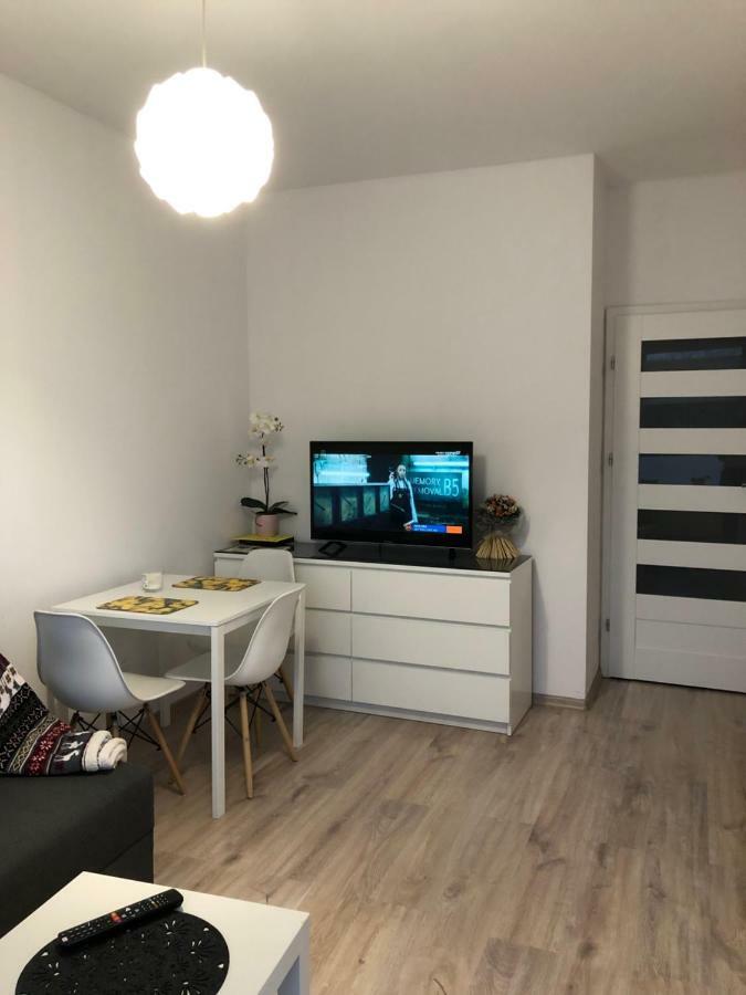 Apartamenty Metro Slodowiec, Free Parking Zeromskiego 1 Cmkp- 5 Min Warsaw Exterior photo